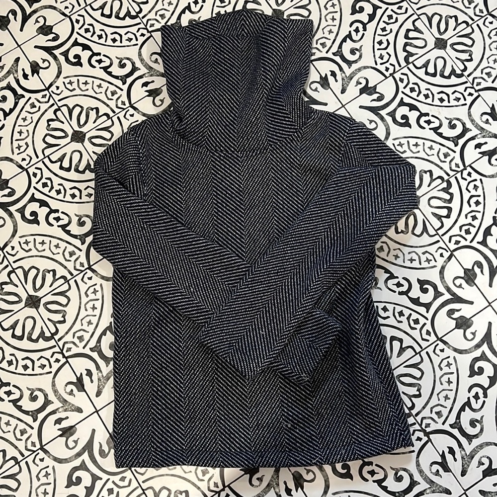 Funnel neck sweater